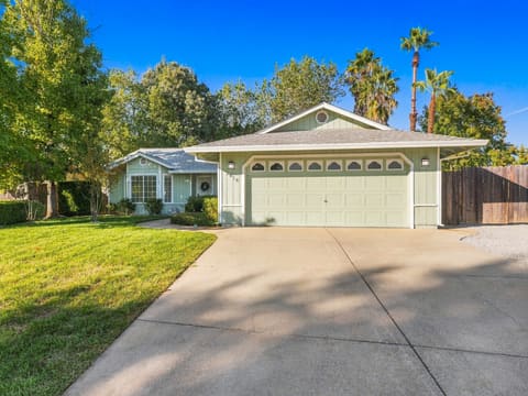 Photograph 2 of 2876 Antigua Dr