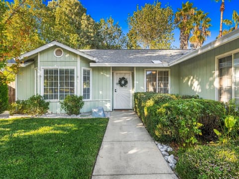 Photograph 3 of 2876 Antigua Dr
